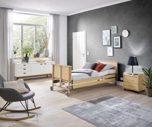 DALI ECONOMIC - CAMA ARTICULADA ELÉCTRICA DE ELEVAÇÃO E INCLINAÇÃO, 4 SECÇÕES COM CABECEIRAS E PESEIRAS EM MADEIRA, GUARDAS LATERAIS EM MADEIRA E PENDURAL. 200X90CM - Image 2